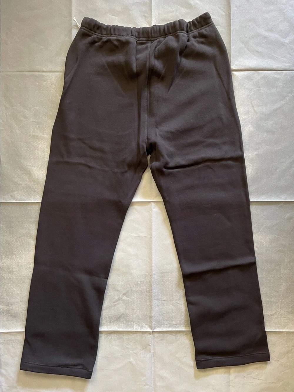 NEW Essentials Fear Of God 1977 Iron Uncuffed Sweatpants - Size XXS - Picture 2 of 6